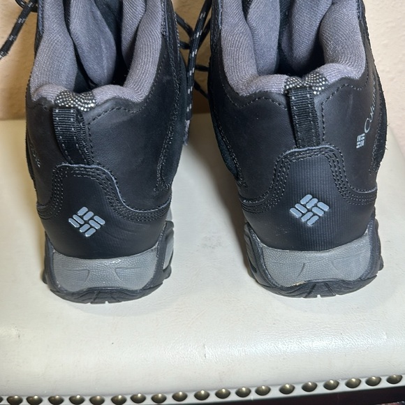 Columbia boots size 10 - Picture 3 of 9
